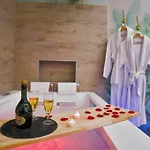 Tropicoon Jacuzzi Centre Parking Free *