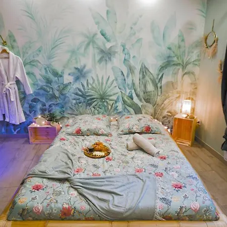 Tropicoon Jacuzzi Centre Parking Free