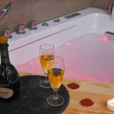 Appartamento Tropicoon Jacuzzi Centre Parking Free *