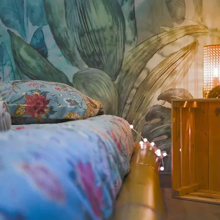 Tropicoon Jacuzzi Centre Parking Free