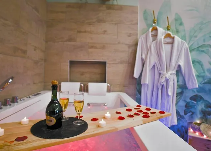 Tropicoon Jacuzzi Centre Parking Free *